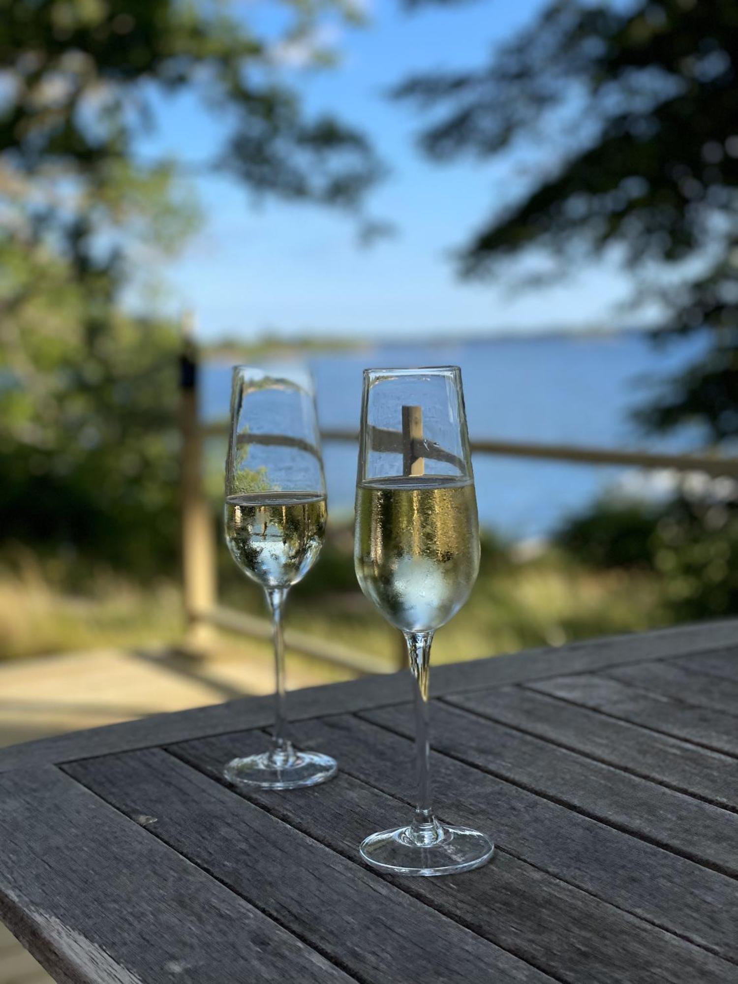 Bergs Gard & Hallsvikens Gard Västerljung Екстериор снимка